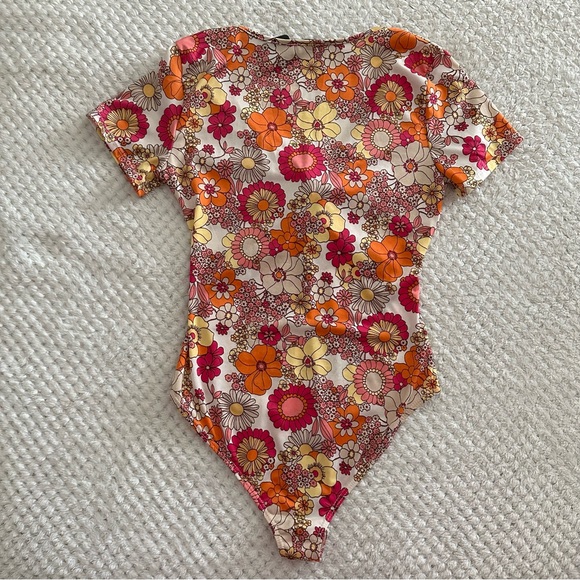 NWT 21 Saints Twisted Sister Bodysuit in Retro Floral - Picture 2 of 8